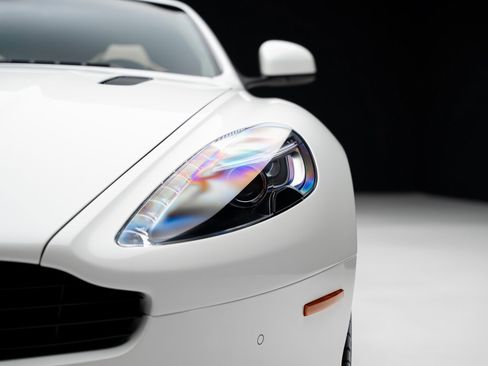 Used 2016 Aston Martin DB9 GT image 11