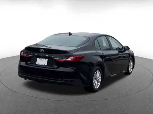 Used 2025 Toyota Camry LE image 9