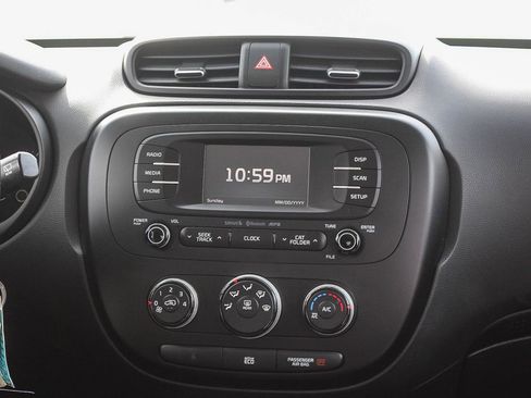 Used 2016 Kia Soul + image 14