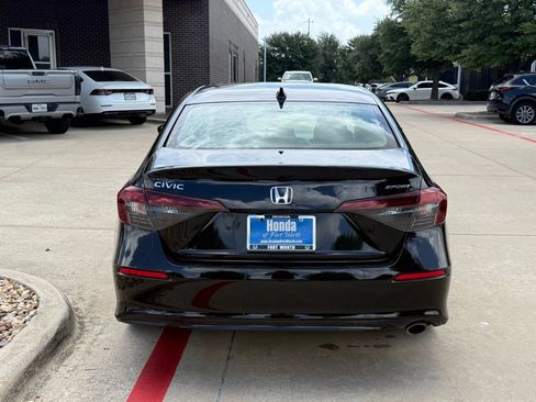 Used 2025 Honda Civic Sport image 4
