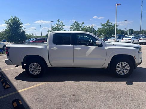 Used 2023 Nissan Frontier SV w/ Tow Package AWD/4WD image 4