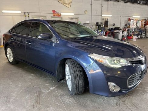 Used 2014 Toyota Avalon Limited w/ Technology Package FWD image 8