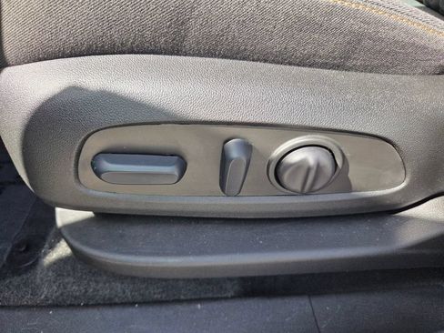 Used 2024 Chevrolet Equinox LT FWD image 6