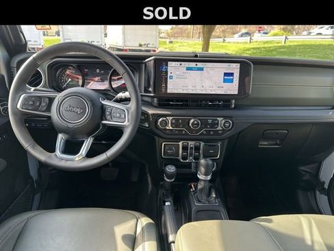Used 2024 Jeep Wrangler High Altitude AWD/4WD image 11