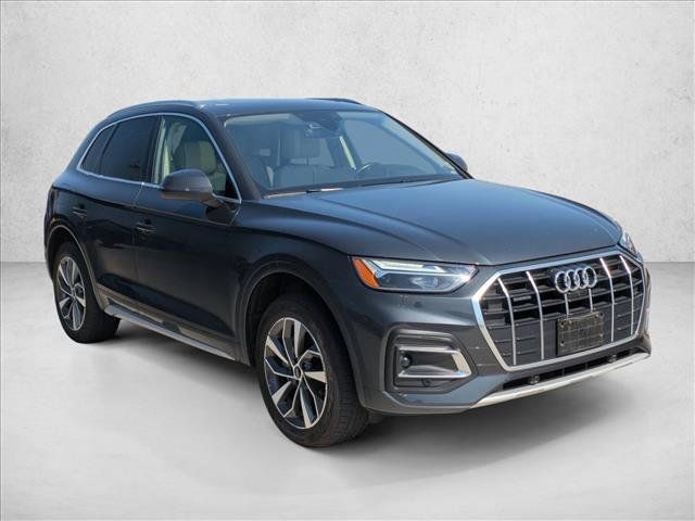 Used 2021 Audi Q5 2.0T Premium Plus w/ Premium Plus Package AWD/4WD image 3