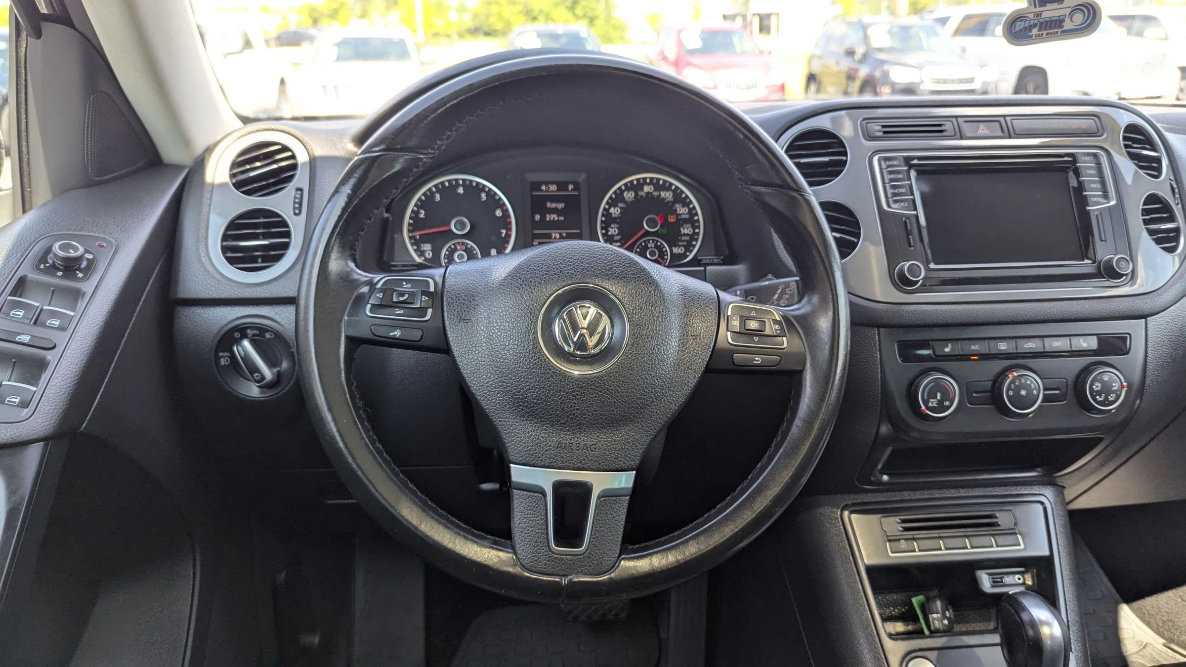 Used 2016 Volkswagen Tiguan SE FWD image 16