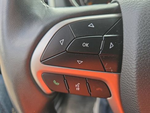 Used 2021 Jeep Grand Cherokee Altitude AWD/4WD image 30