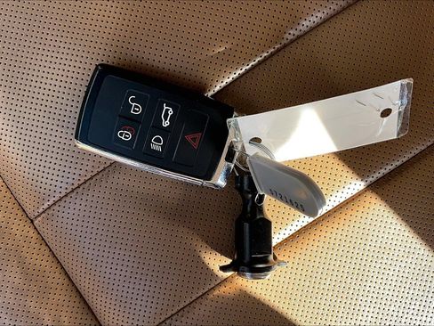 Used 2023 Land Rover Range Rover Long Wheelbase Autobiography AWD/4WD image 11