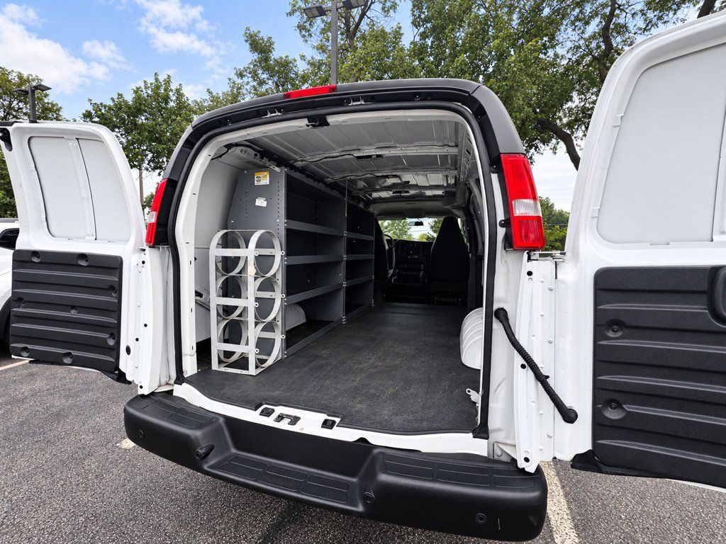 Used 2023 GMC Savana 2500 RWD image 7