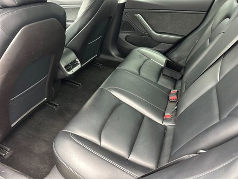 Used 2019 Tesla Model 3 Standard Range Plus image 11