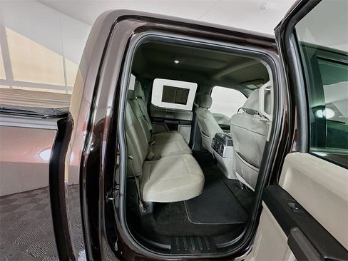 Used 2018 Ford F150 XLT w/ Equipment Group 302A Luxury image 26