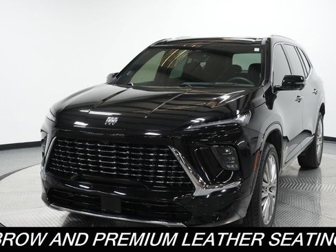 Used 2025 Buick Enclave Avenir w/ Super Cruise Package image 3