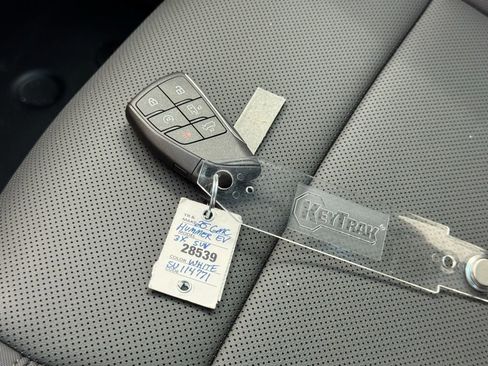 New 2025 GMC Hummer EV 3X w/ LPO, Illumination Package image 35