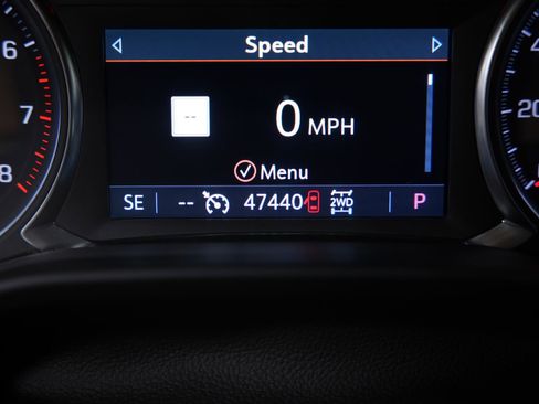 Used 2023 GMC Acadia SLT AWD/4WD image 35
