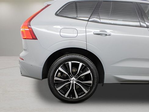 Certified 2025 Volvo XC60 B5 Ultra w/ Climate Package image 34