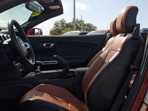 Used 2019 Ford Mustang Premium image 17