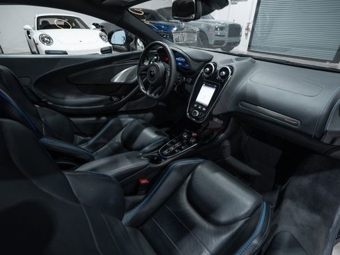 Used 2021 McLaren GT image 29