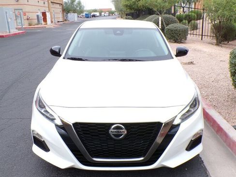 Used 2021 Nissan Altima 2.5 SR FWD image 2