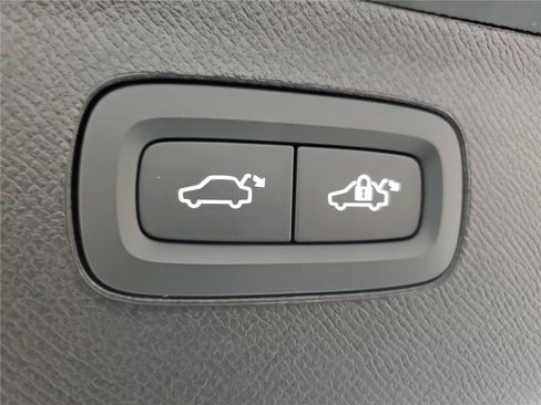 Certified 2026 Volvo XC90 B6 Ultra AWD/4WD image 7