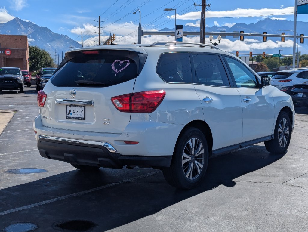 Used 2017 Nissan Pathfinder SV AWD/4WD image 4