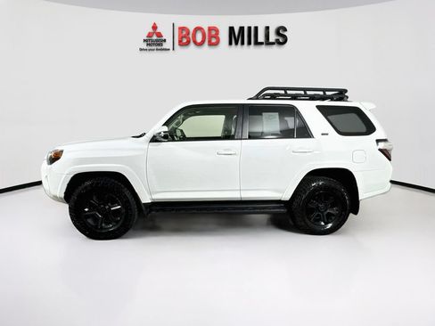Used 2021 Toyota 4Runner SR5 Premium w/ Moonroof Package AWD/4WD image 4