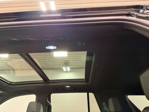Used 2023 Chevrolet Tahoe High Country AWD/4WD image 10
