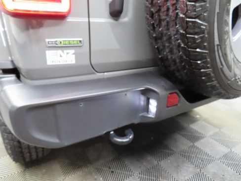 Used 2022 Jeep Wrangler Unlimited Sahara w/ LED Lighting Group image 35