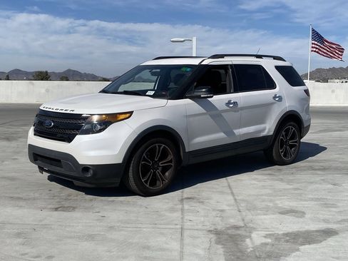 Used 2014 Ford Explorer Sport w/ Equipment Group 401A image 2