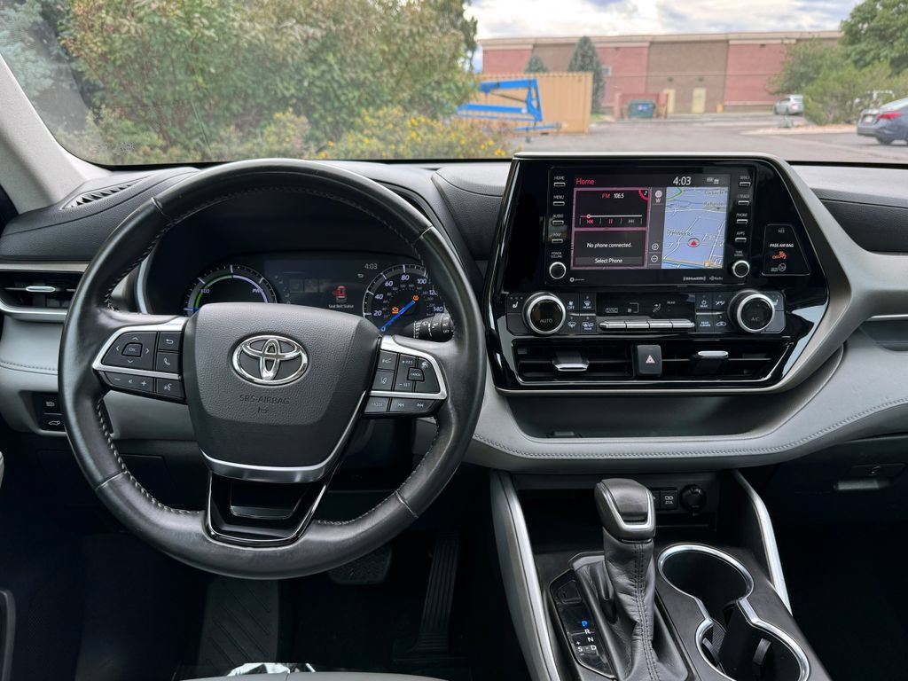 Used 2020 Toyota Highlander XLE AWD/4WD image 26