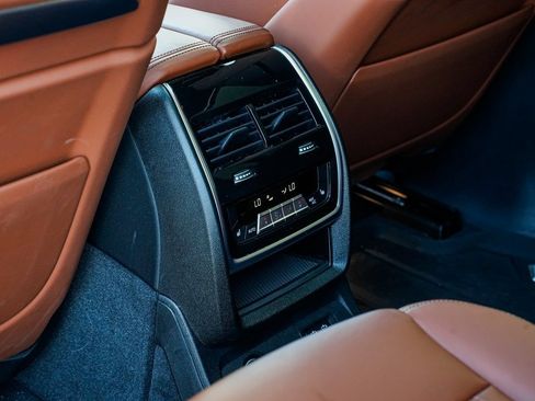 New 2025 BMW X7 M60i image 21