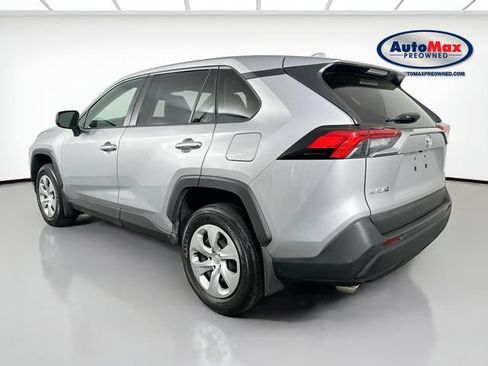 Used 2022 Toyota RAV4 LE AWD/4WD image 5