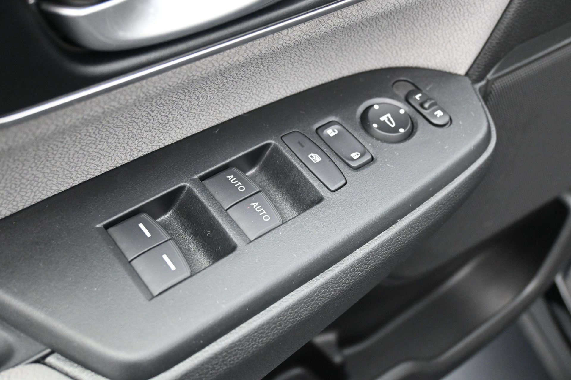 Used 2020 Honda CR-V EX image 18