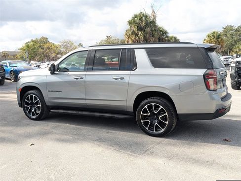 Certified 2024 Chevrolet Suburban RST image 5