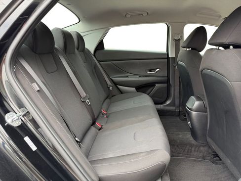 Used 2025 Hyundai Elantra SE w/ Cargo Package FWD image 20