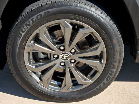 Used 2024 Toyota RAV4 Limited image 9