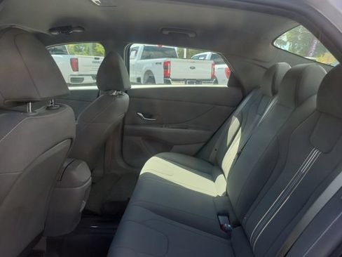 Used 2025 Hyundai Elantra Sport FWD image 11
