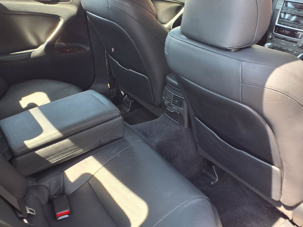 Used 2007 Lexus IS 250 w/ Premium Pkg RWD image 31