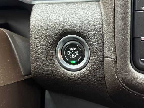 Used 2021 GMC Yukon Denali w/ Denali Premium Package AWD/4WD image 35