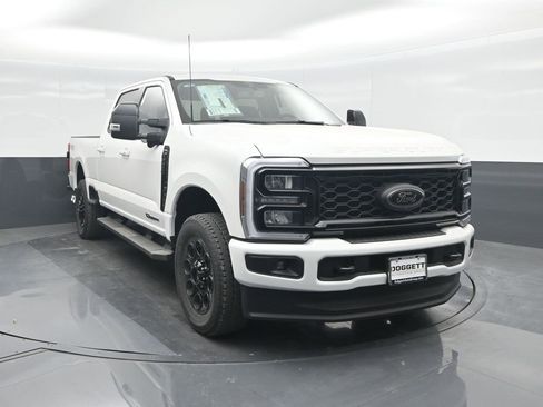 New 2026 Ford F250 Lariat w/ Black Appearance Package image 8