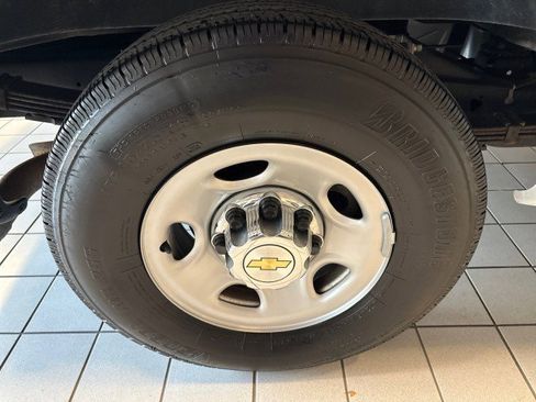 Used 2024 Chevrolet Express 3500 LT w/ LT Preferred Equipment Group image 10