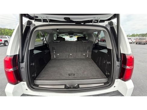 Used 2019 Chevrolet Suburban LT image 16