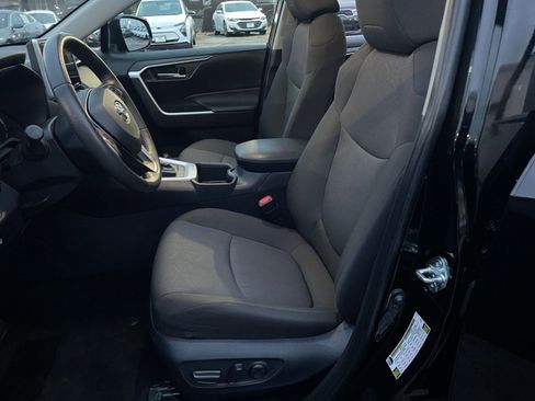 Used 2025 Toyota RAV4 XLE image 27