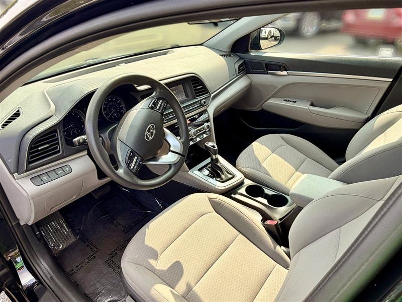 Used 2020 Hyundai Elantra SE FWD image 10