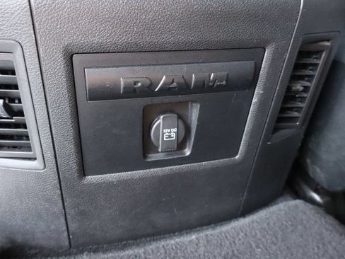 Used 2017 RAM 1500 Big Horn AWD/4WD image 25