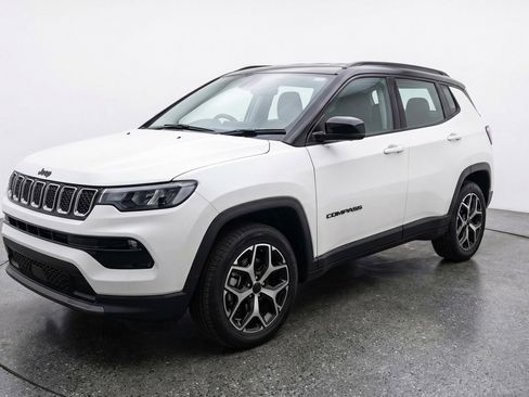 Used 2025 Jeep Compass Limited image 3