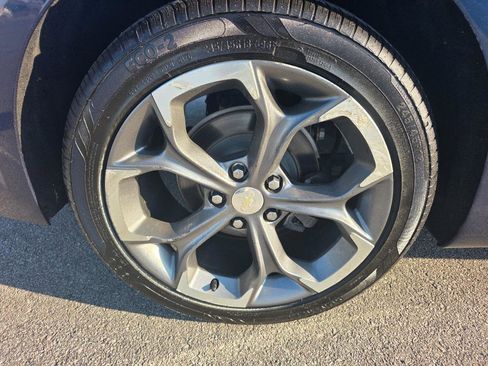 Used 2021 Chevrolet Malibu LT image 19