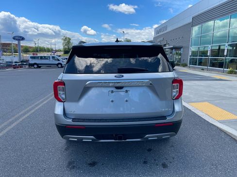 Used 2023 Ford Explorer XLT w/ Equipment Group 202A AWD/4WD image 4