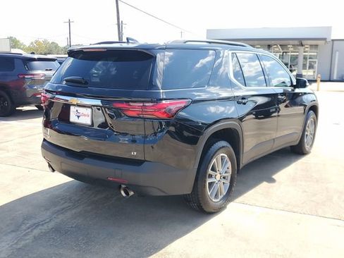 Used 2024 Chevrolet Traverse LT image 3