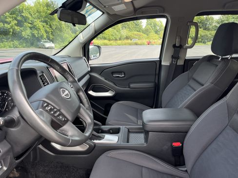 Certified 2023 Nissan Frontier SV w/ SV Convenience Package AWD/4WD image 11
