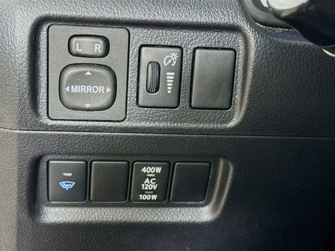 Used 2018 Toyota 4Runner SR5 Premium image 10